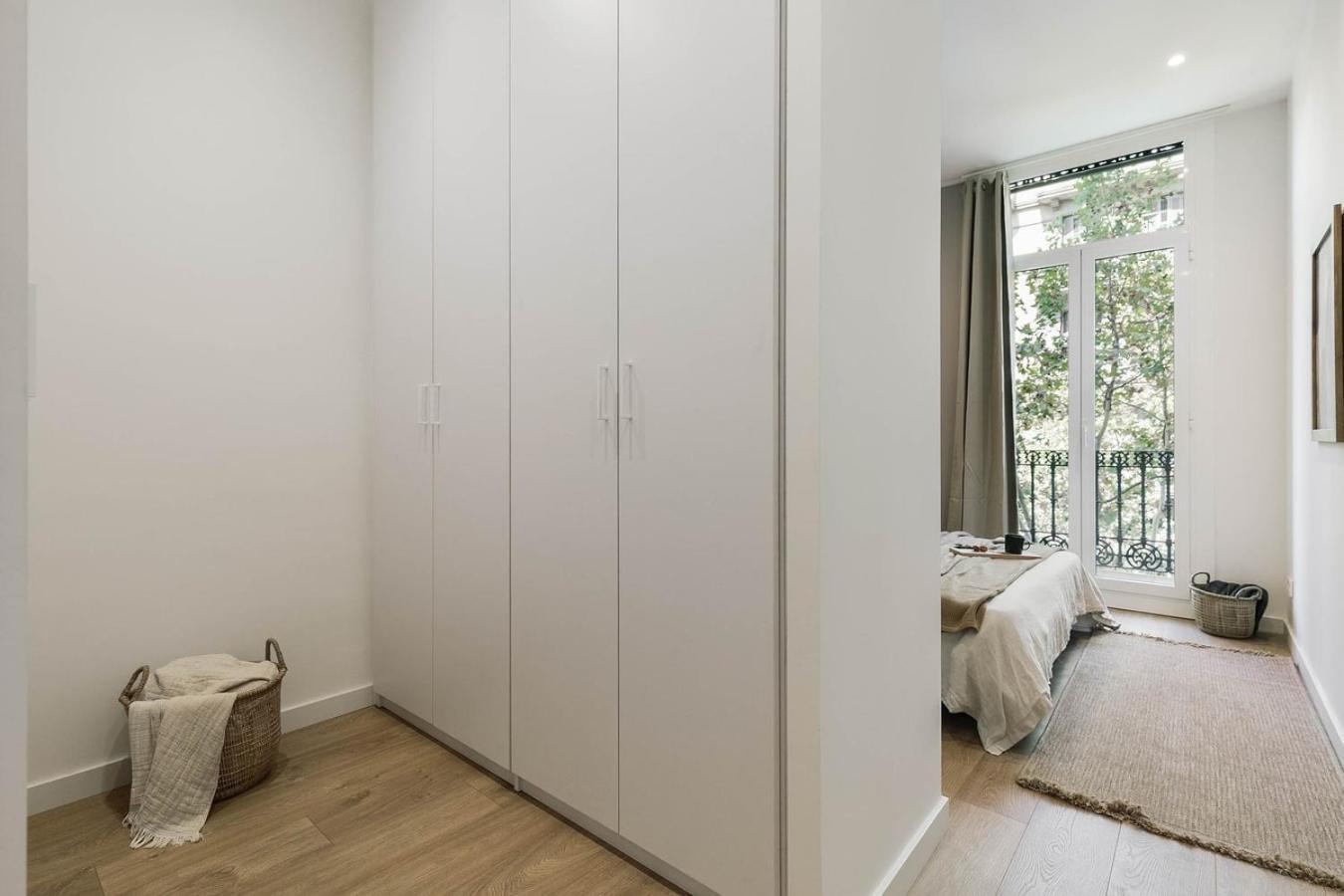 Apartment Pontone - 2 Bedrooms And Balcony In Eixample Dreta