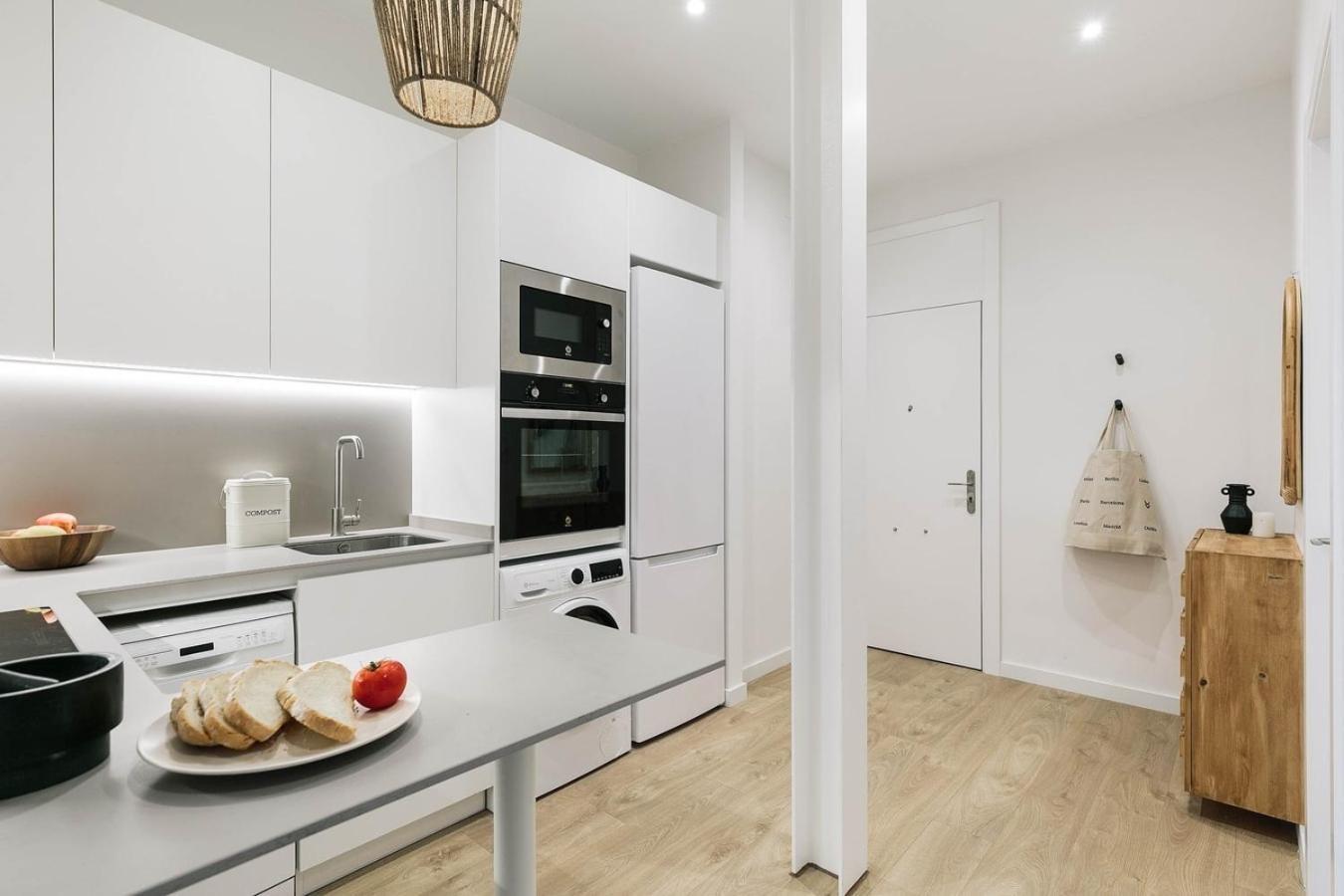 Apartamento Pontone - 2 Bedrooms And Balcony In Eixample Dreta Barcelona