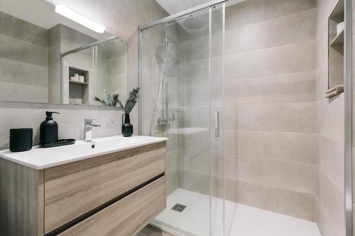 Apartamento Pontone - 2 Bedrooms And Balcony In Eixample Dreta Barcelona